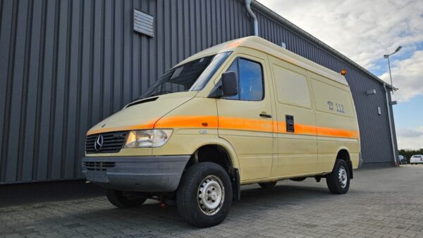 Mercedes-Benz Sprinter 312 D 4x4 Allrad – Bild 2