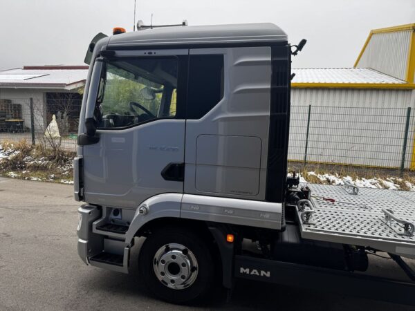 MAN TGL 12.250 4x2 BL Autotransporter FVG – Bild 9