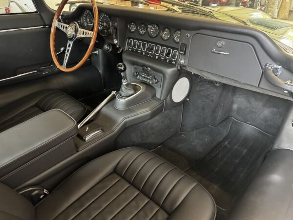 Jaguar E-Type 4.2 Litre Serie 1.5 FHC – Bild 14