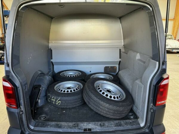 Volkswagen T6.1 lang 6-Sitzer 2.0 TDI 4Motion puregrey – Bild 12