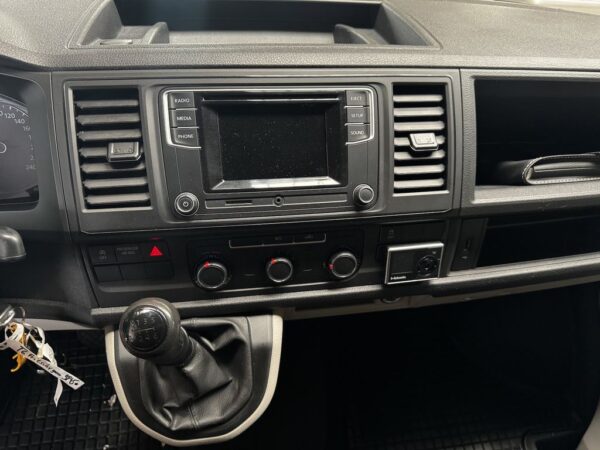 Volkswagen T6 Doka 2.0 TDI 4Motion Plane puregrey – Bild 14